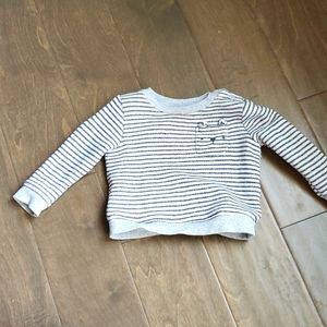 Baby sweater with bear pocket 6-9 months